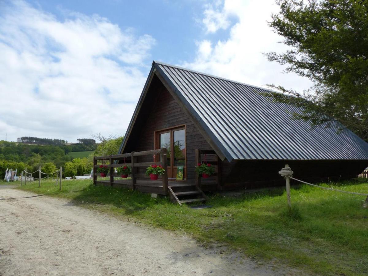 Chalet Familial Pres De Vichy, Terrasse, Animaux Acceptes - Fr-1-489-274 Le Vernet  Kültér fotó
